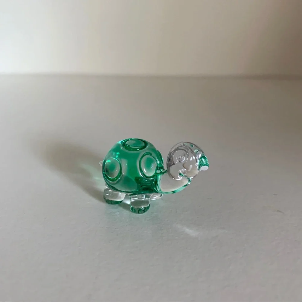 NWOT Glass turtle figurine